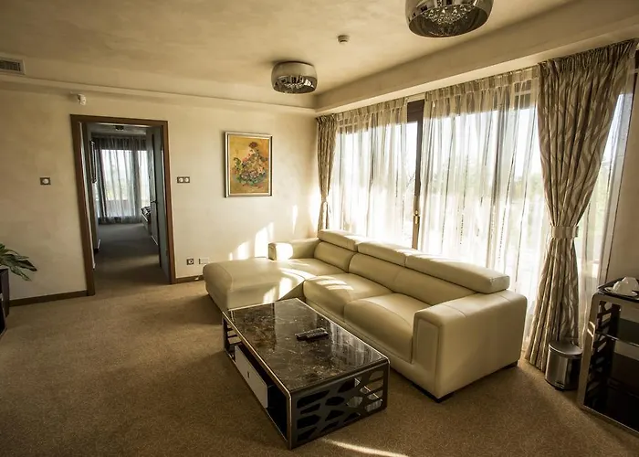 Calendula Ayurvedic & Medical 4* シオーフォク